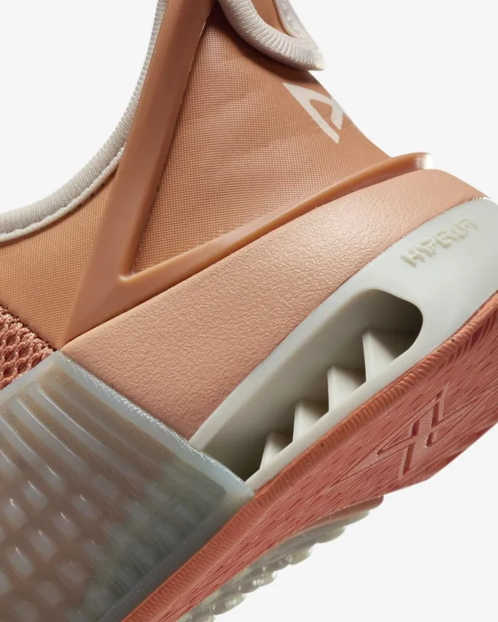 All Shoes Women Nike Metcon 9 EasyOn Amber Brownlight Bonemica Greenguava Ice