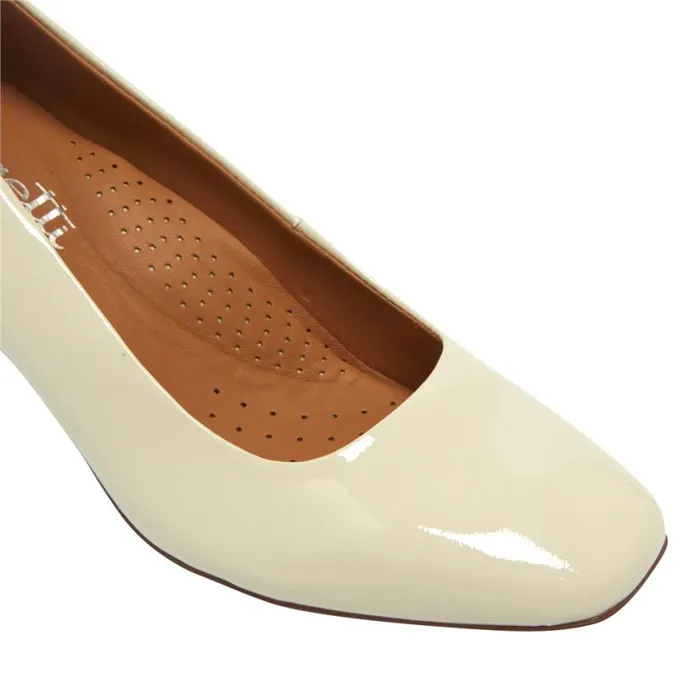 Carl Scarpa Medola Off White Patent Leather Courts Women Court Shoes
