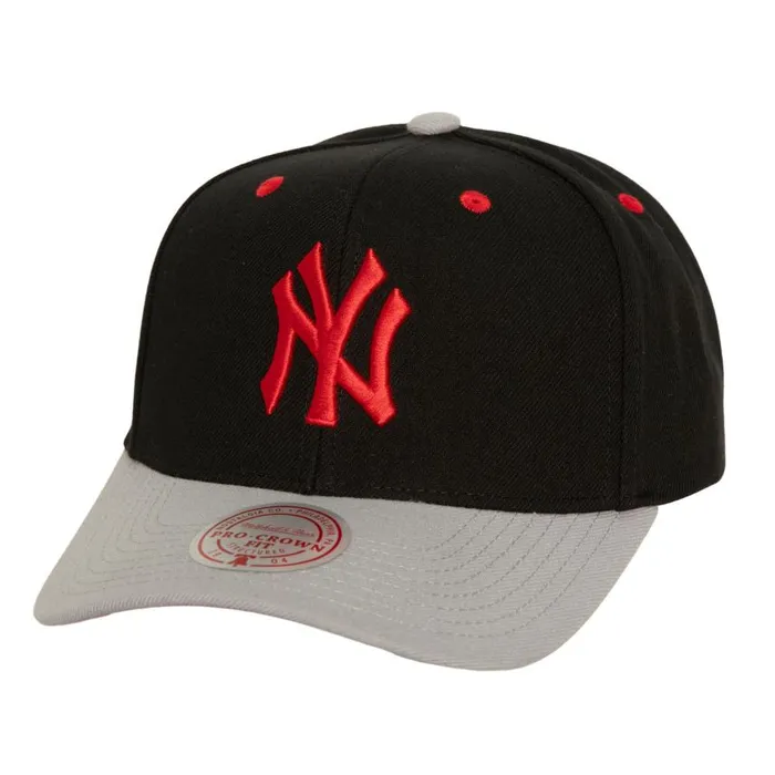Mitchell and Ness Bred Pro Snapback New York Yankees Men Hats and Headwear