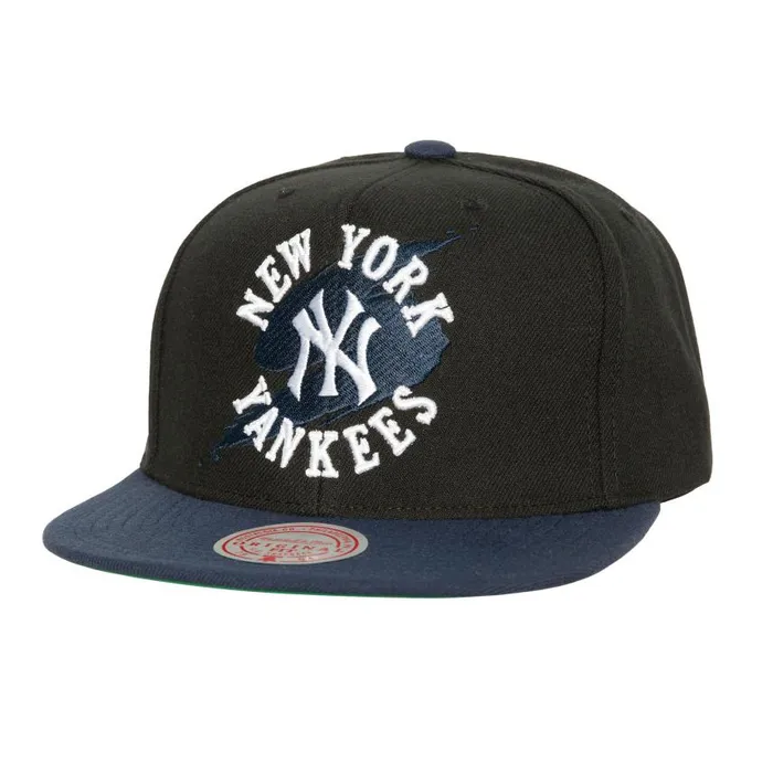 Mitchell and Ness Circle Splash Snapback Coop New York Yankees Men Hats and Headwear Mitchell and Ness Circle Splash Snapback Coop New York Yankees Men Hats and Headwear
