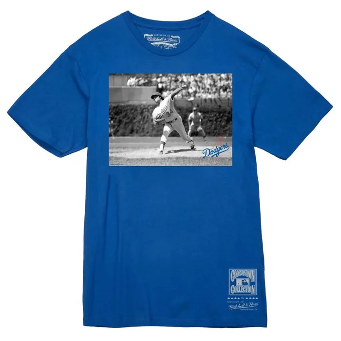 Mitchell and Ness Fernando V BW Photo Tee Los Angeles Dodgers Fernando Valenzuela Men TShirts and Tops Mitchell and Ness Fernando V BW Photo Tee Los Angeles Dodgers Fernando Valenzuela Men TShirts and Tops