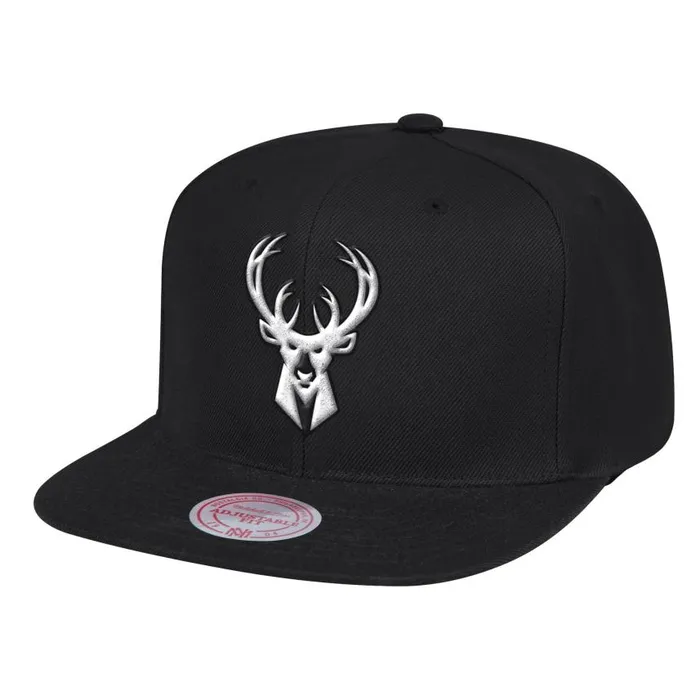 Mitchell and Ness XL BWG Snapback Milwaukee Bucks Men Hats and Headwear