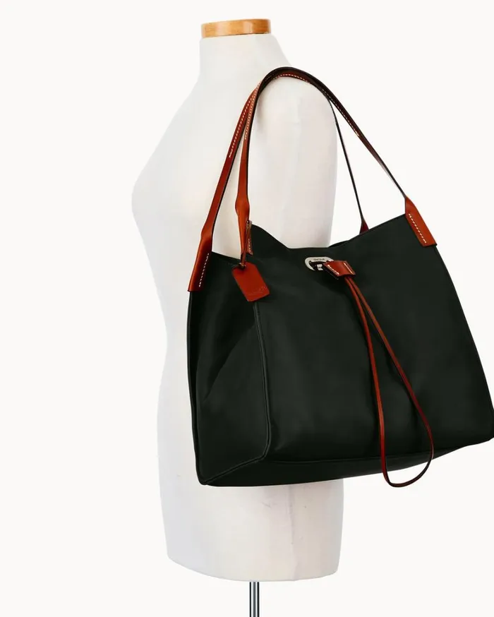 Oncour Victoria Full Up Black Women Dooney and Bourke Shoulder Bags