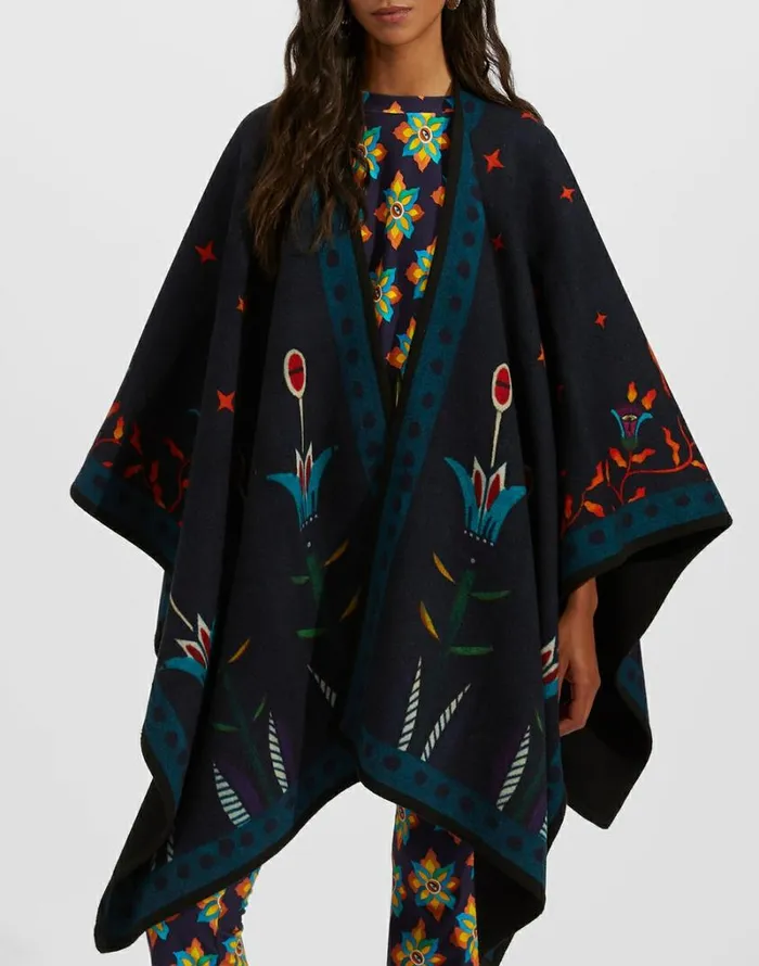 Ready To Wear Outerwear La Double J Reversible Poncho Place Isis Nero Place Ready To Wear Outerwear La Double J Reversible Poncho Place Isis Nero Place