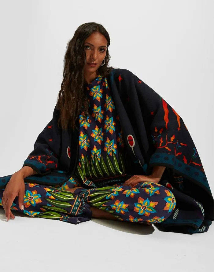 Ready To Wear Outerwear La Double J Reversible Poncho Place Isis Nero Place Ready To Wear Outerwear La Double J Reversible Poncho Place Isis Nero Place
