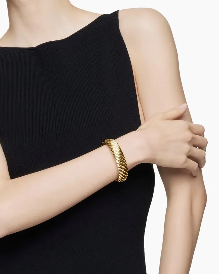 Sculpted Cable Bracelet In 18K Yellow Gold 17mm Women David Yurman Bangle Sculpted Cable Bracelet In 18K Yellow Gold 17mm Women David Yurman Bangle