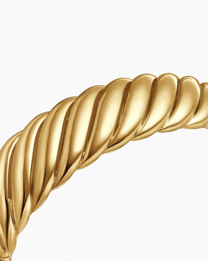 Sculpted Cable Bracelet In 18K Yellow Gold 17mm Women David Yurman Bangle Sculpted Cable Bracelet In 18K Yellow Gold 17mm Women David Yurman Bangle