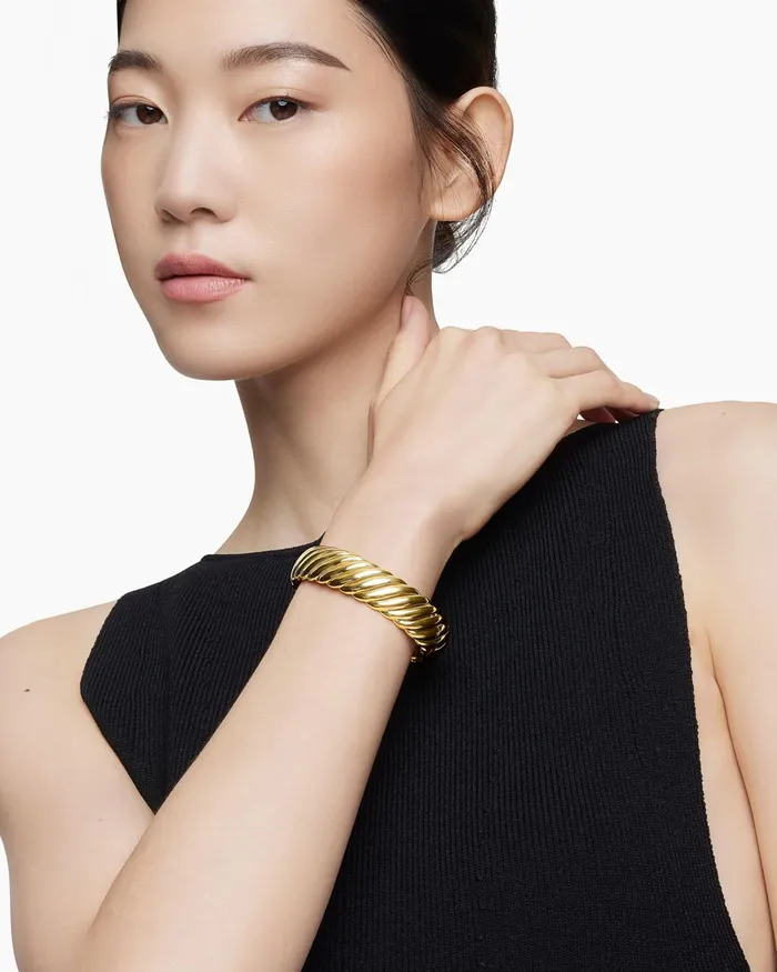 Sculpted Cable Bracelet In 18K Yellow Gold 17mm Women David Yurman Bangle Sculpted Cable Bracelet In 18K Yellow Gold 17mm Women David Yurman Bangle