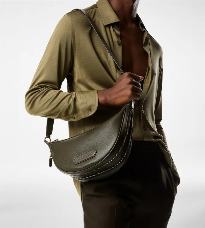 TOM FORD Belt Bags Men SMOOTH LEATHER ZIP CRESCENT BAG TOM FORD Belt Bags Men SMOOTH LEATHER ZIP CRESCENT BAG