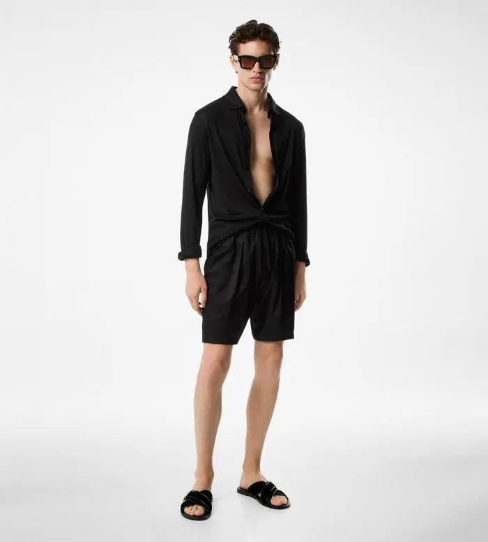 TOM FORD Pants and Shorts Men SILK TWILL PLEAT SHORTS Black TOM FORD Pants and Shorts Men SILK TWILL PLEAT SHORTS Black