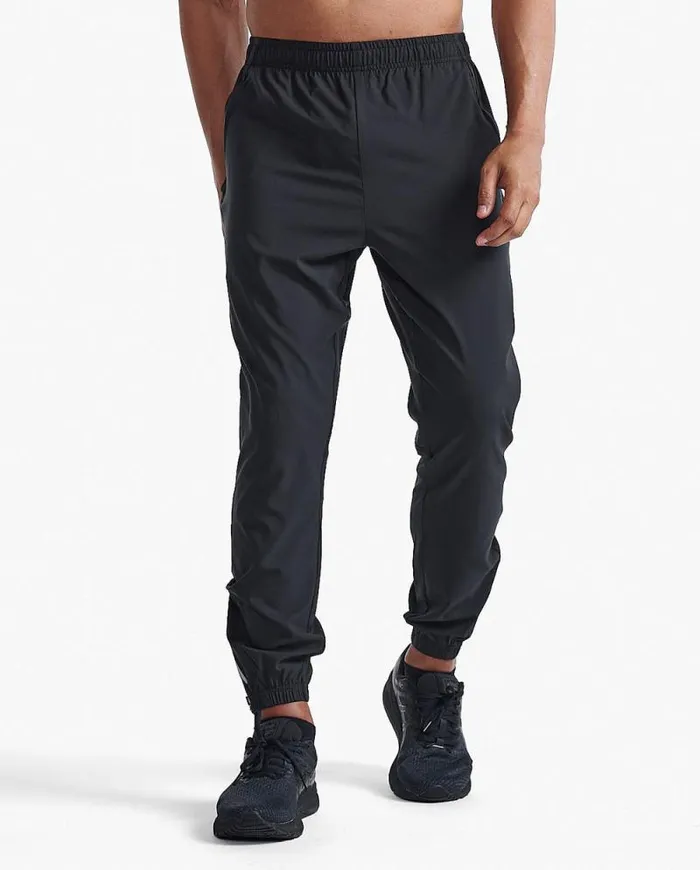 Trackpants Mens 2XU Aero Woven Jogger Blacksilver Reflective