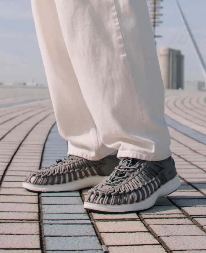 UNEEK O3 BlackStar White Sandal Men KEEN Sandals UNEEK O3 BlackStar White Sandal Men KEEN Sandals