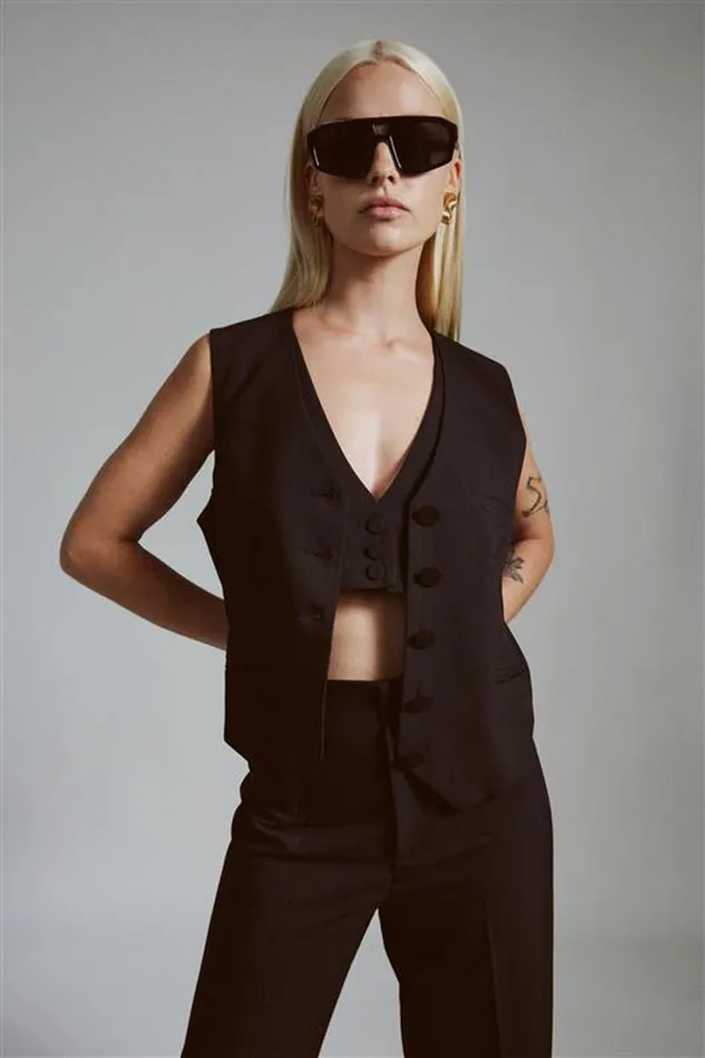 Women Bardot Party Tops Marla Cropped Vest In Black